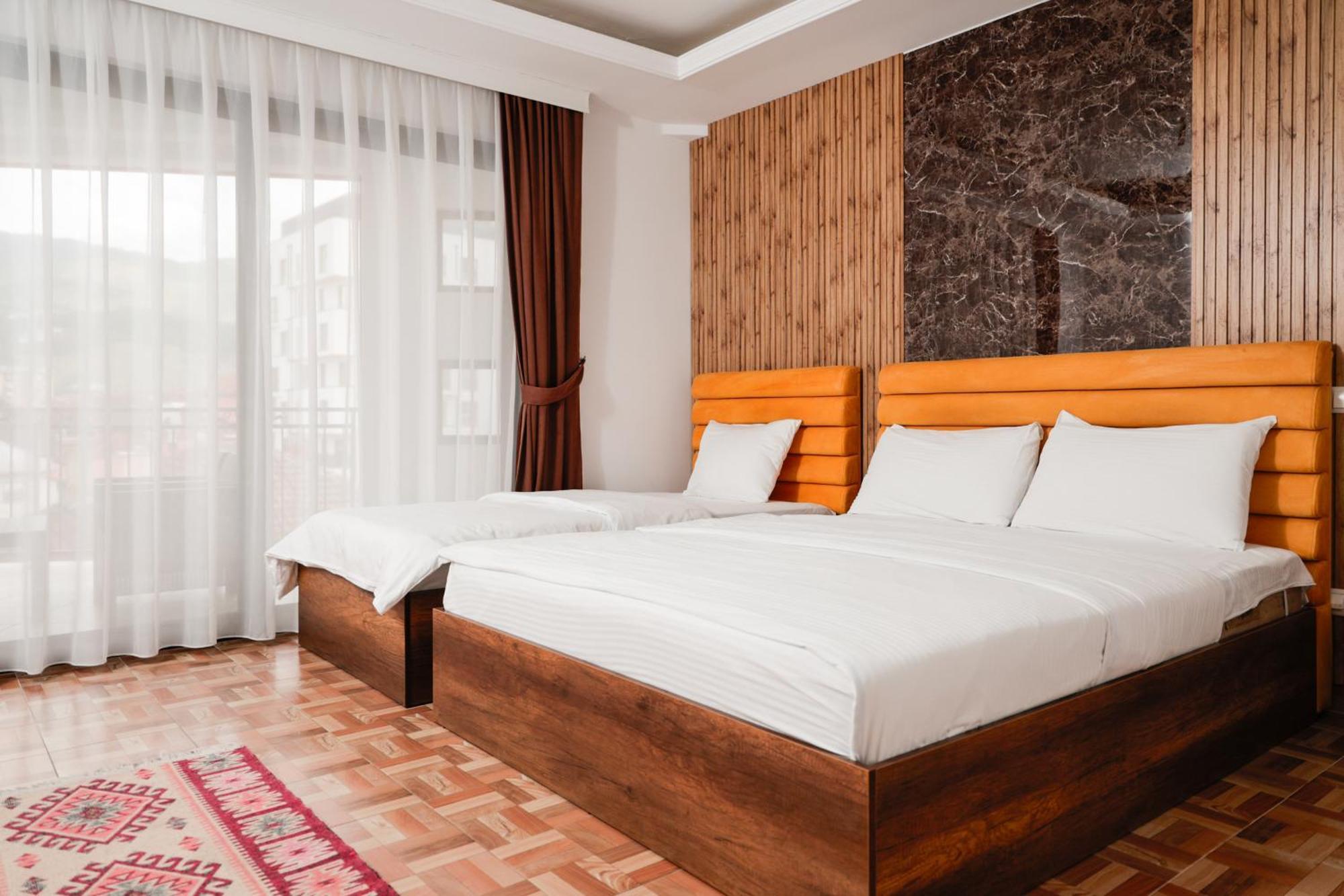 Hotel Denis Prizren Bagian luar foto