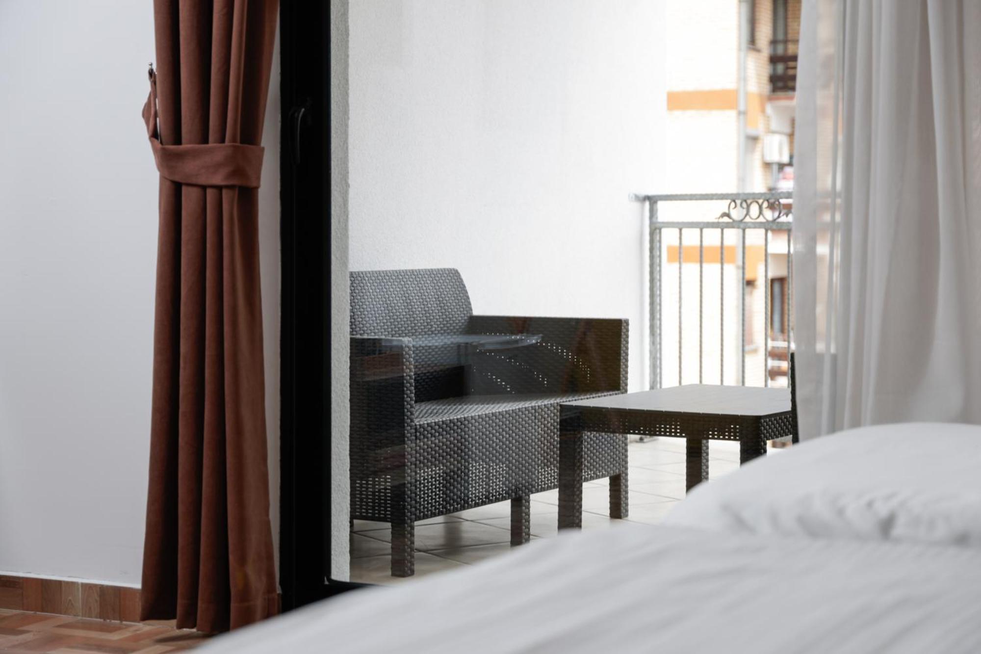 Hotel Denis Prizren Bagian luar foto
