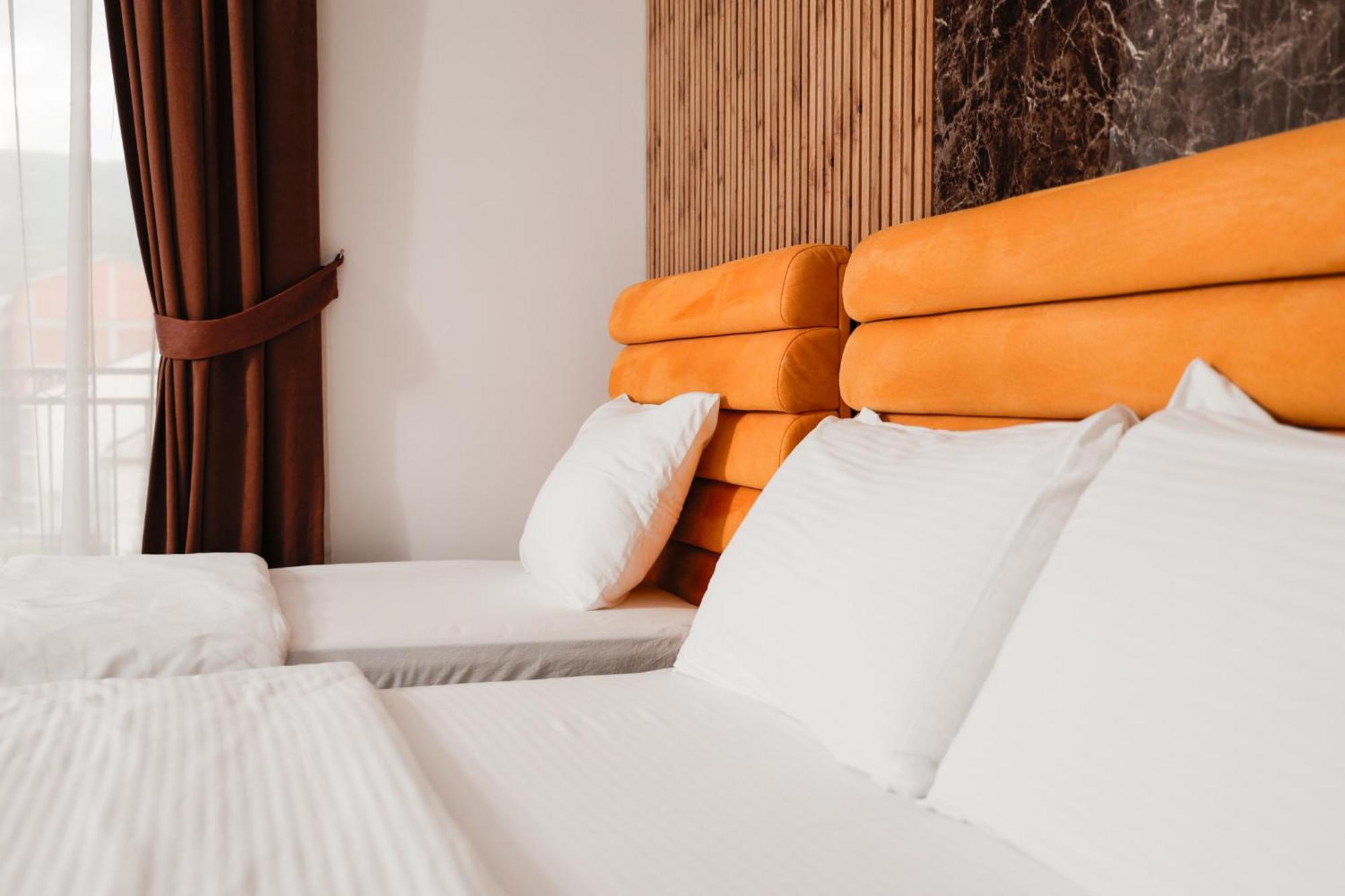 Hotel Denis Prizren Bagian luar foto