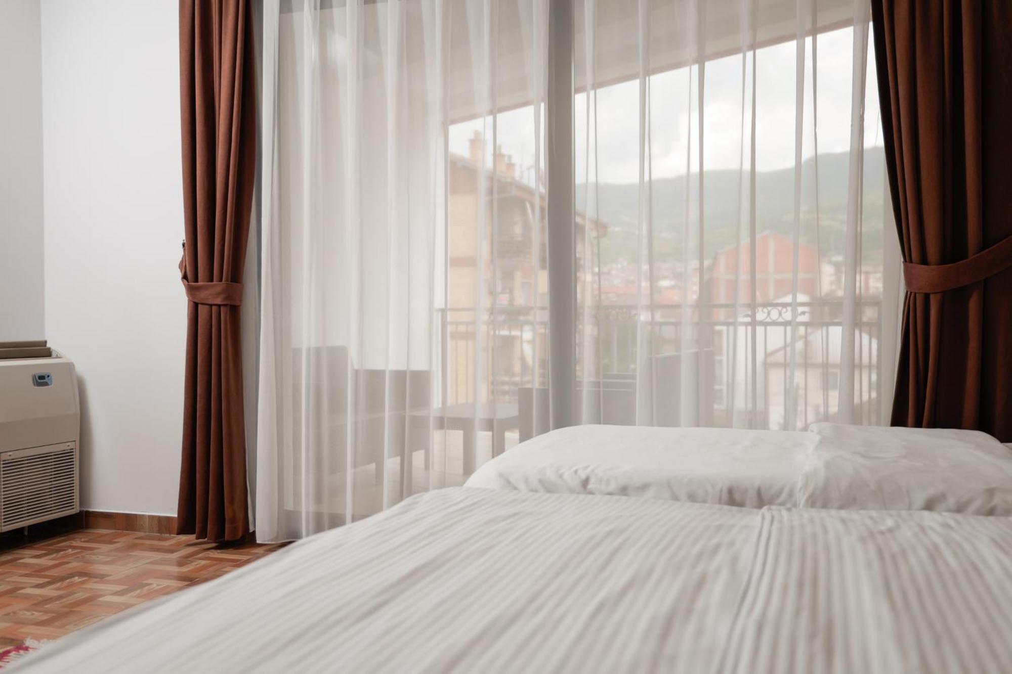 Hotel Denis Prizren Bagian luar foto