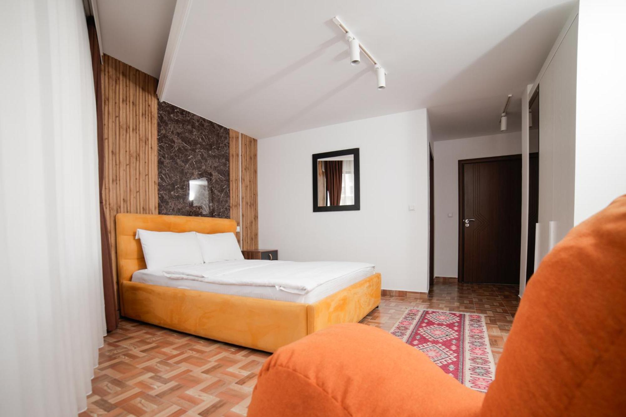Hotel Denis Prizren Bagian luar foto
