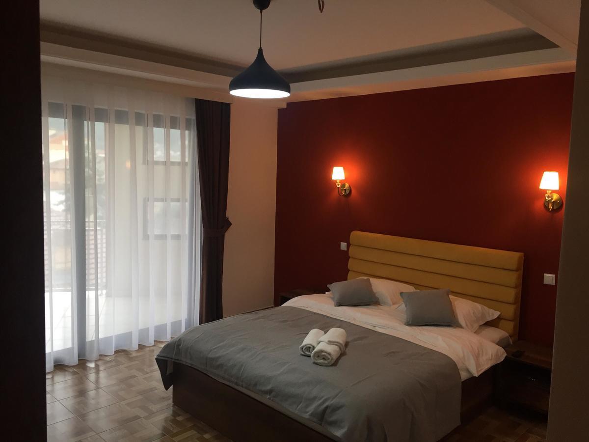 Hotel Denis Prizren Bagian luar foto