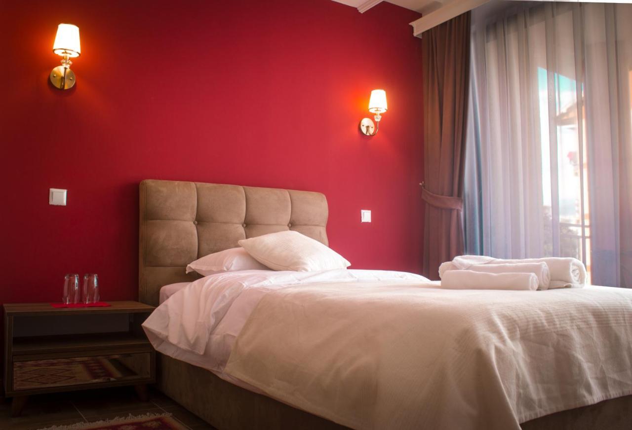 Hotel Denis Prizren Bagian luar foto
